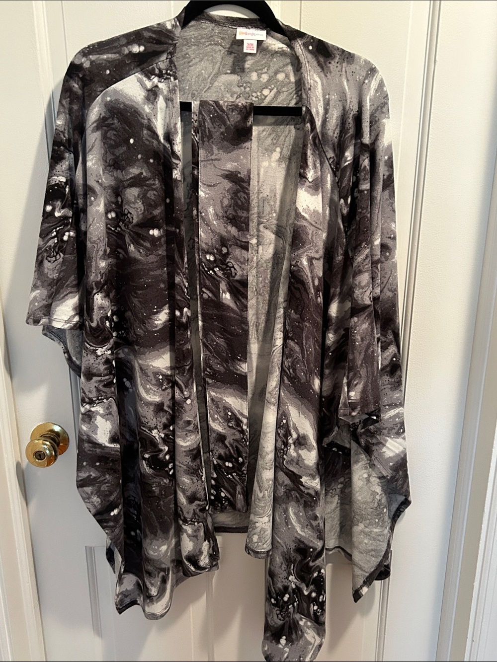 LuLaRoe Black & White Swirl Cape with Belt